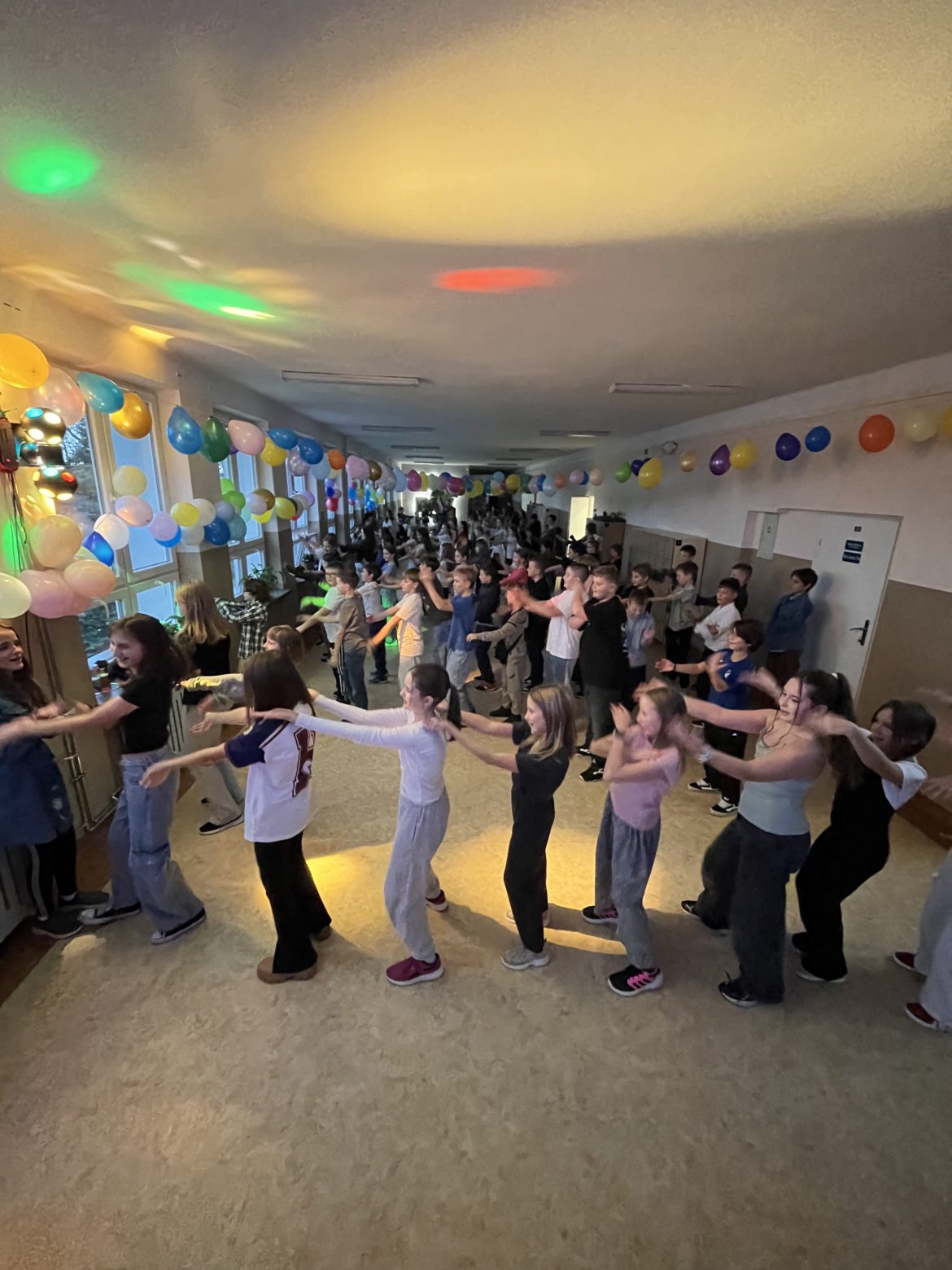Dyskoteka andrzejkowa dla klas 4–8