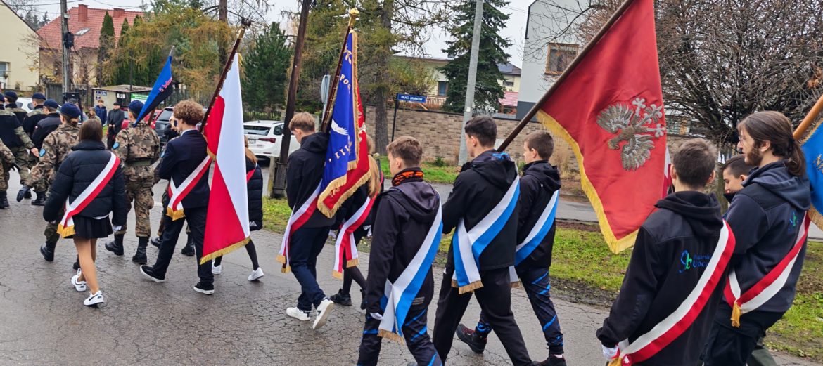 Święto 11Listopada w Biezanowie przy pomniku bohaterów walk 1914-1918