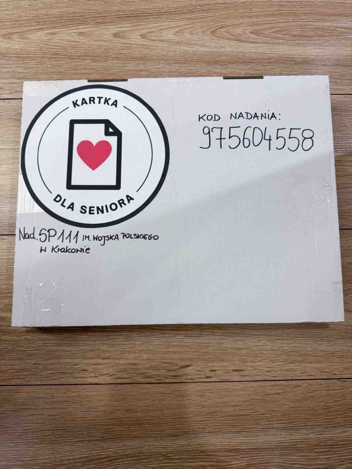 Uczniowie świetlicy w akcji „Kartka dla Seniora”